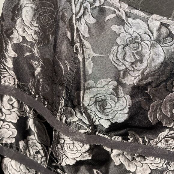 Ann Taylor Women Silk Gray Black Tapestry Floral Baby Doll Tank Ruffle Tiered 8 - Picture 4 of 11